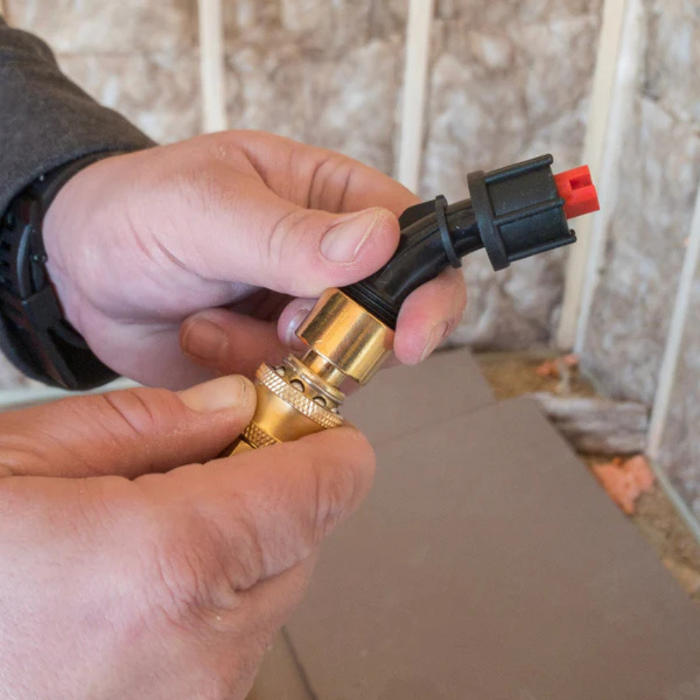 Quick-Connect to 110° TeeJet Nozzle Adapter (FZAAEW)